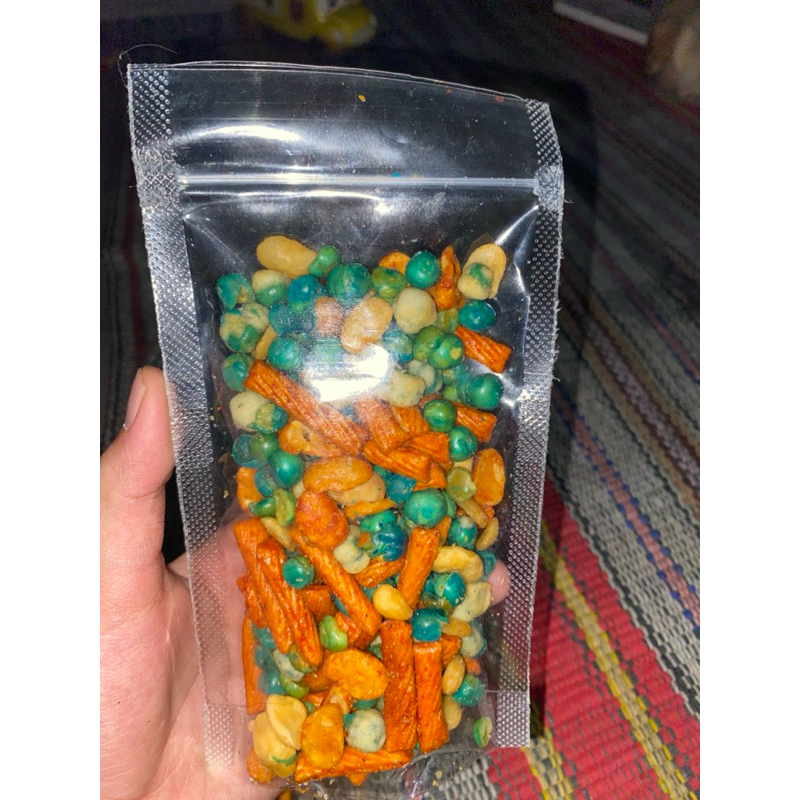 

kacang koro campur rasa gurih asin pedas