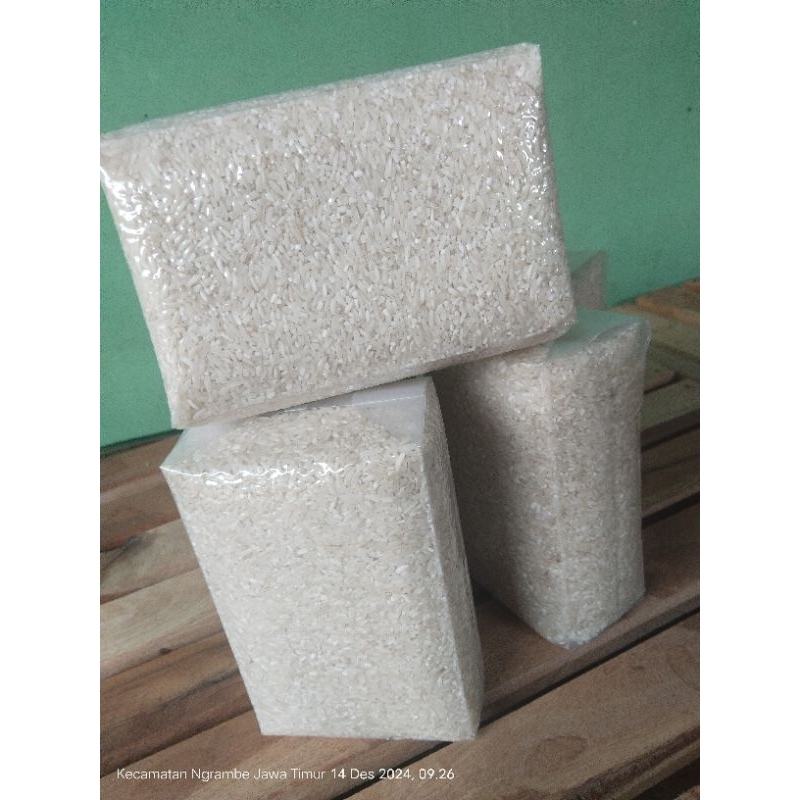 

Beras Kemasan Vacum 1kg