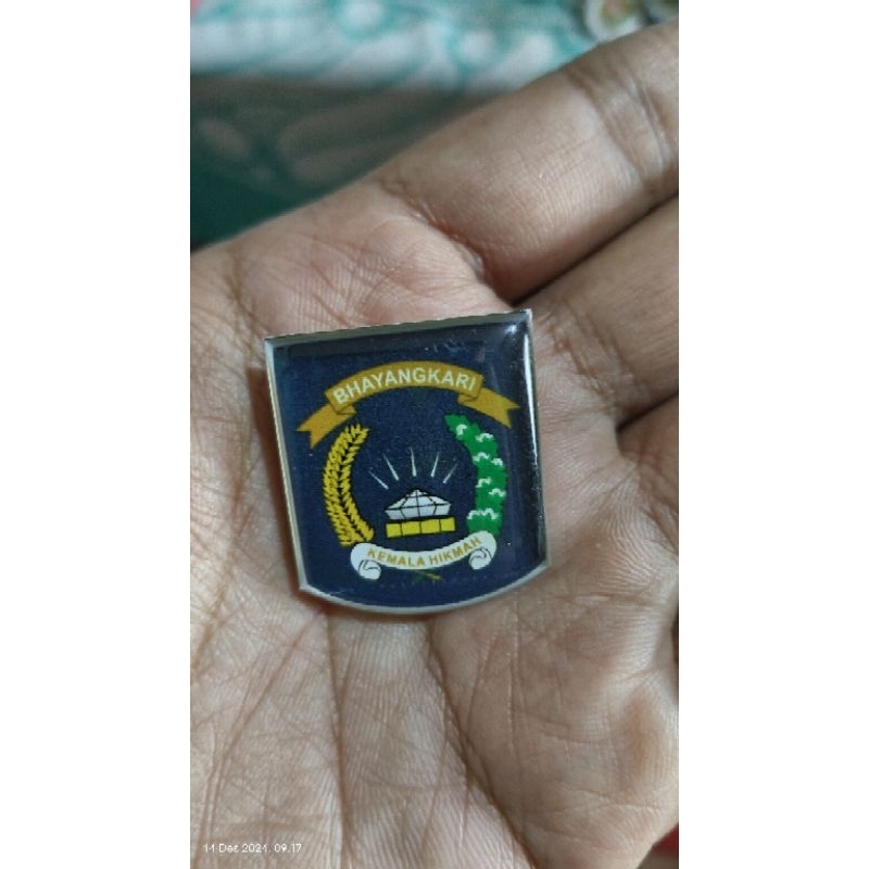 Pin Bhayangkari Pin Bros Peniti