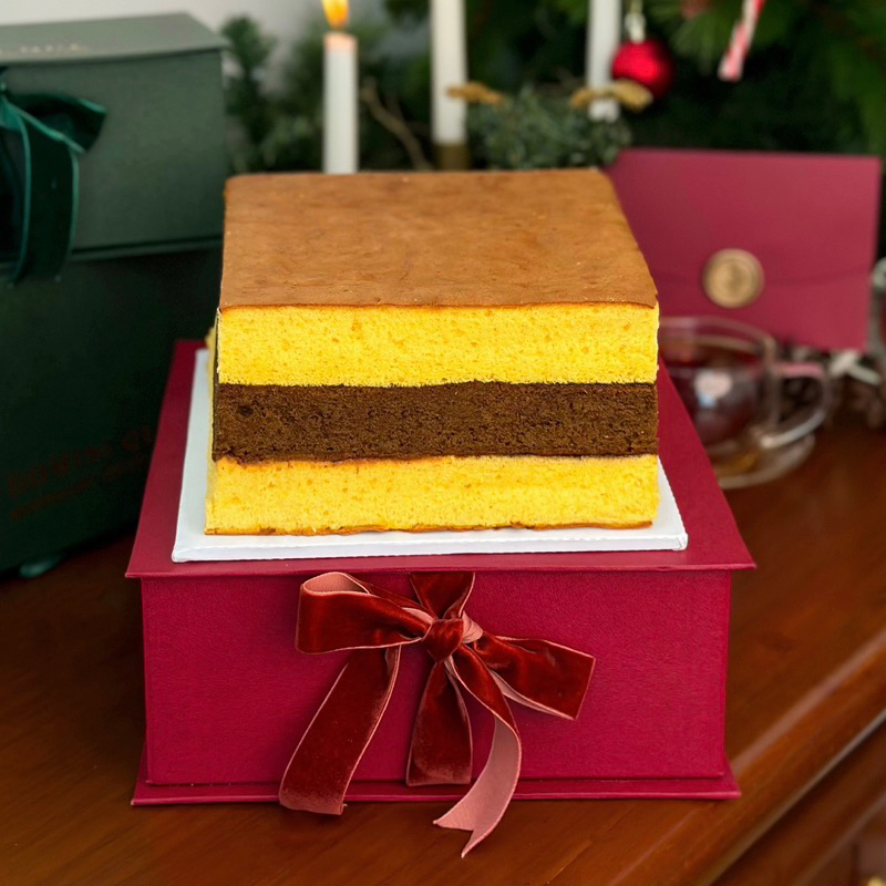 

Lapis Surabaya Wijsman Hampers / Christmas Hampers Premium / Parsel Natal / Bundle Cookies / Lapsur / Bolu Sipkoe / Spiku Natal / Kue Natal / Bundle Christmas