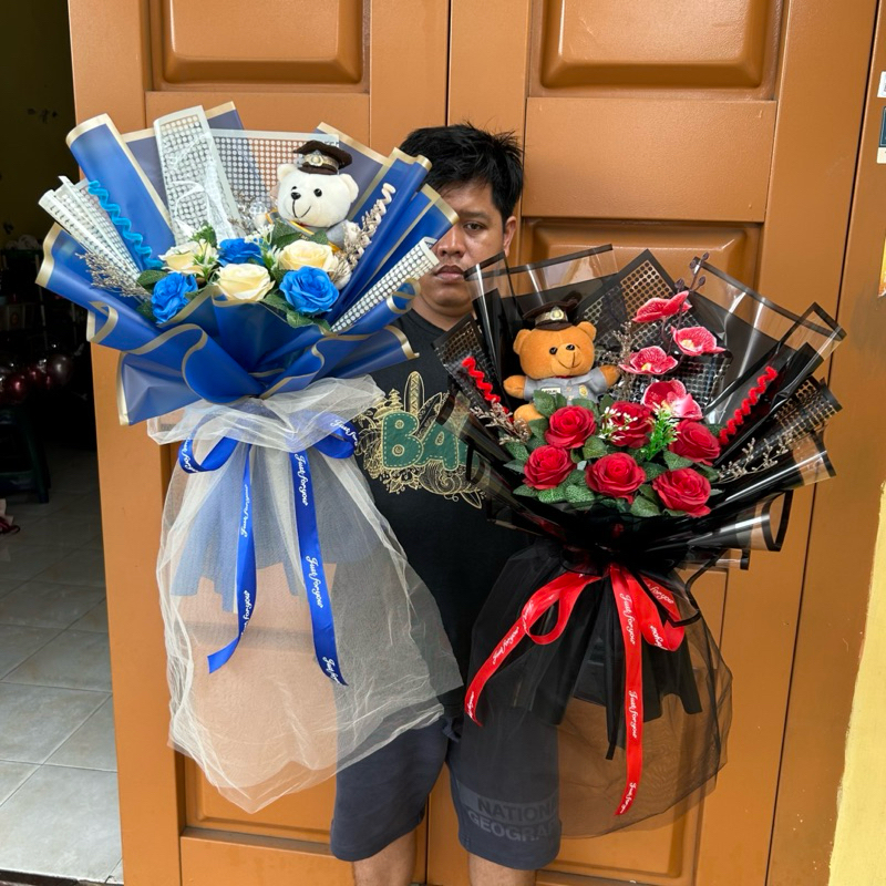 buket Bunga pakai boneka polisi / boneka polisi