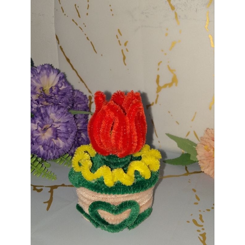 Toples mini bentuk pot bunga tulip merah