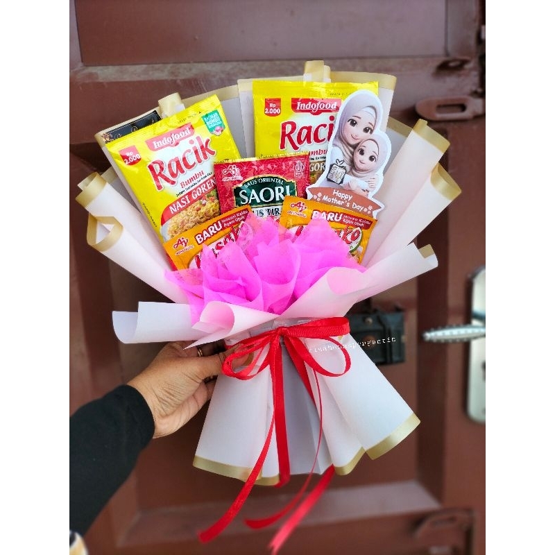 

BuketHariIbu|Buketbumbudapur|BuketPewangi||BuketSnack |BuketJajan|Buketmini|hampers|kadoultah|kadoguru|buketwisuda|