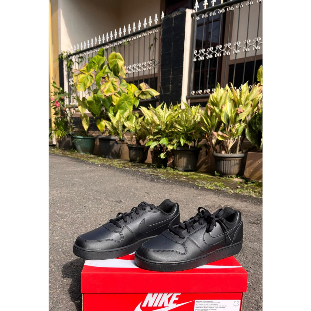 Sepatu Sneakers Nike Ebernon Low Black