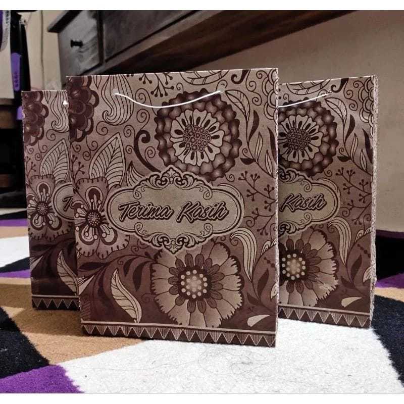 

100 pcs paperbag batik sovenir pernikahan tali besar ukuran sedang 22x17x5