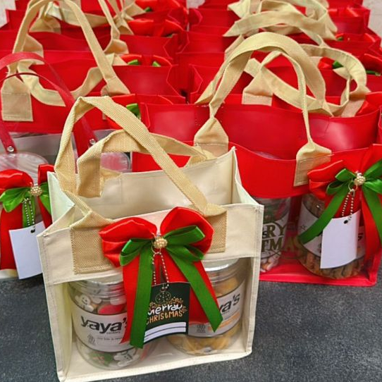 

Product Information Section Hampers Kukis Cookies Custom Premium 400ml Natal Idul Fitri