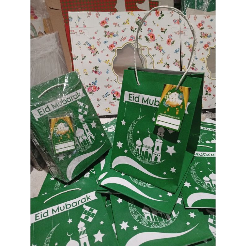 

Paperbag 14-14-20cm free hangtag @10pcs