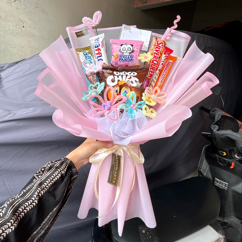 (BISA REQUEST) Buket Coklat Silverqueen mix snack + bunga kawat bulu / Buket Sidoarjo Surabaya / Buk