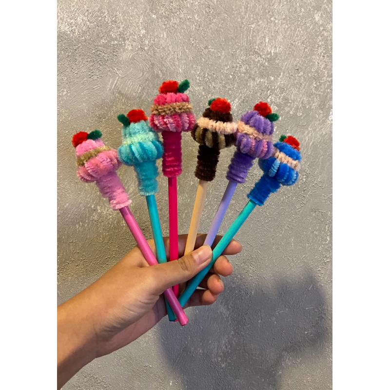 

Alat Tulis Unik: Pensil & Pulpen Karakter Lucu dari Pembersih Pipa / Kawat Bulu / Pipe Cleaner