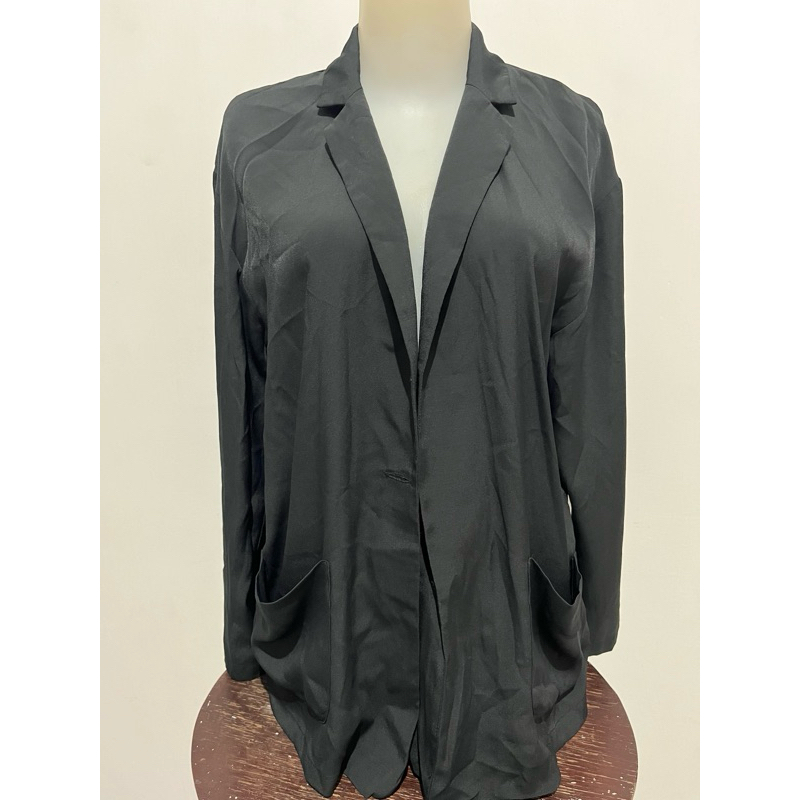 Outer Hitam Lengan Panjang