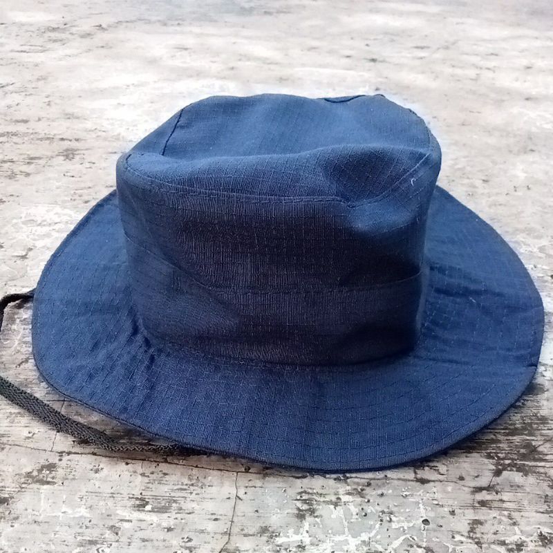 topi rimba polos biru