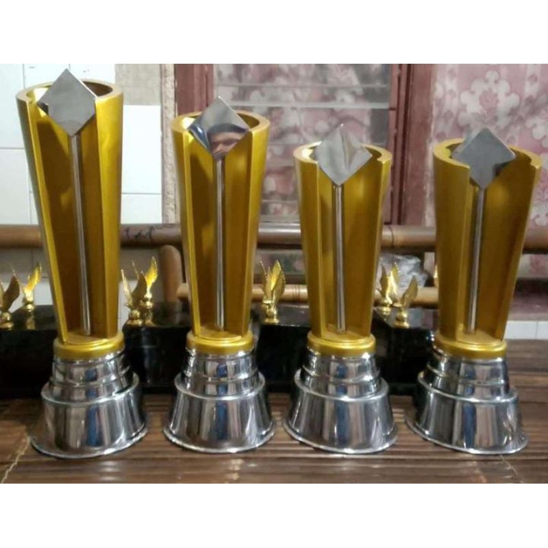 trophy piala stainless 1set/ piala custome logam/ trophy custome stainless