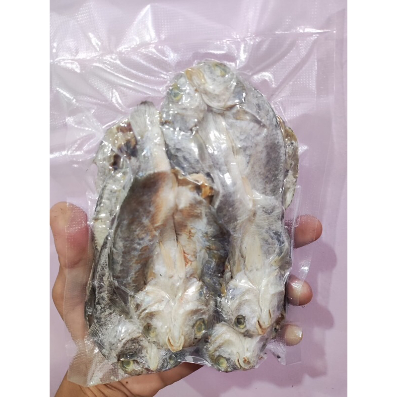 

Ikan Asin Selungsungan 200 gram isi 10-20 Tergantung Besar Kecil Ikannya (Kemasan Vakum)