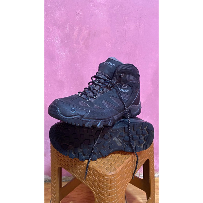 SEPATU GUNUNG HITEC / SEPATU OUTDOOR