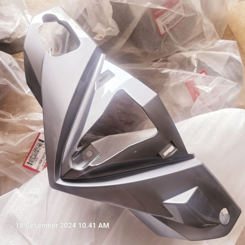 Batok lampu depan Vario 125 2012-2014 silver. 53205-KZR-600VSM