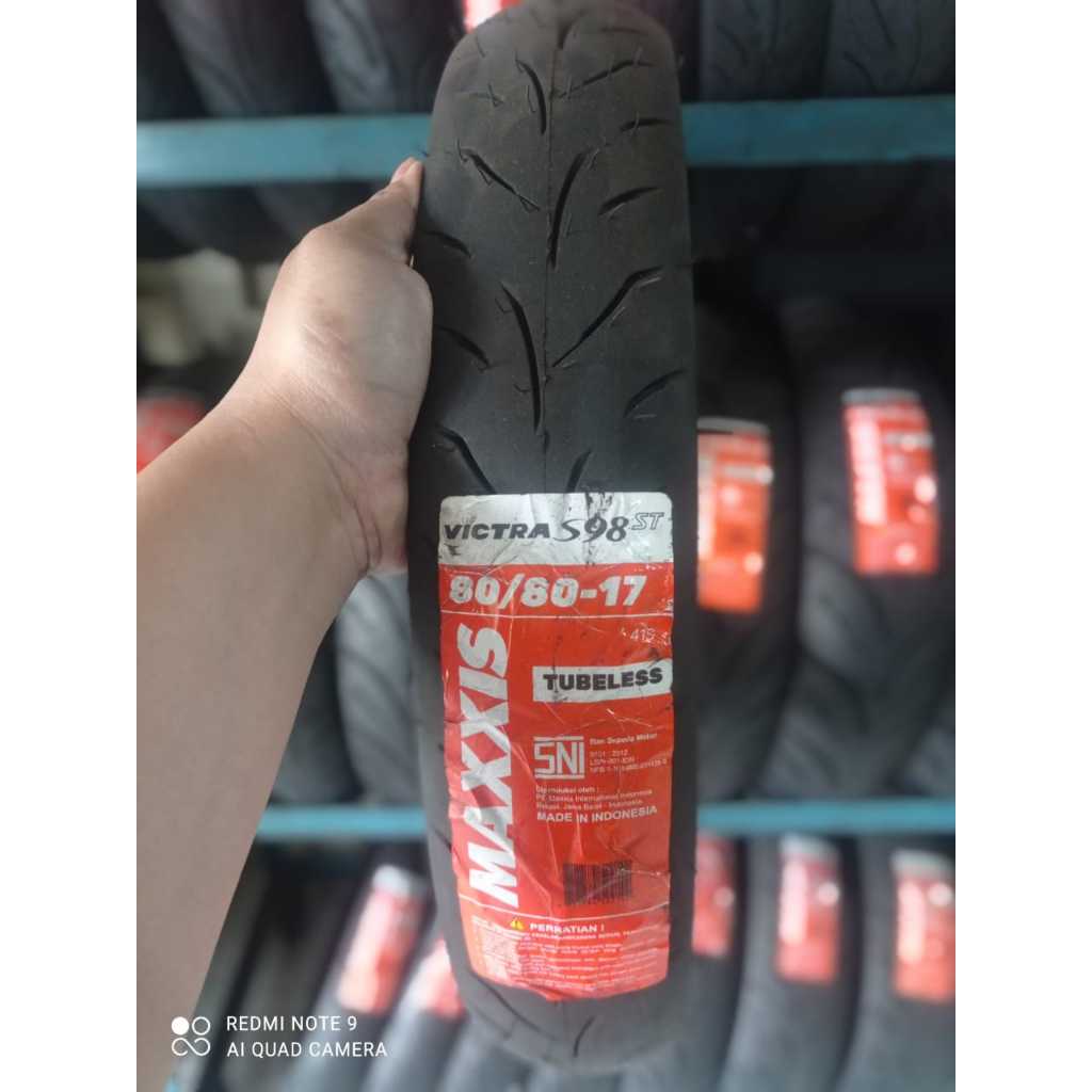 Ban Tubeless MAXXIS Victra 80/80-17