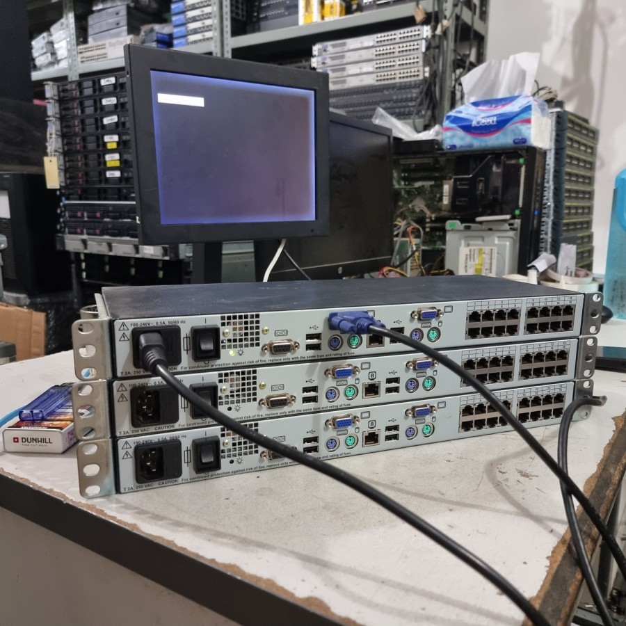 AF617A HP Server Console Switch 0x2x16 KVM switch 16 port