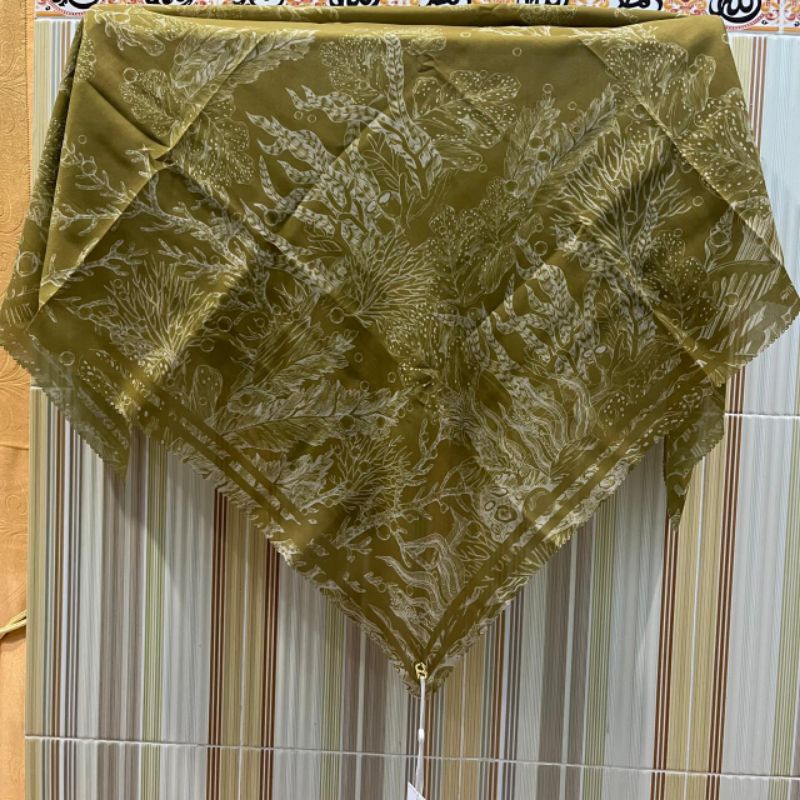 Buttonscarves ~ Elmar Seaweed