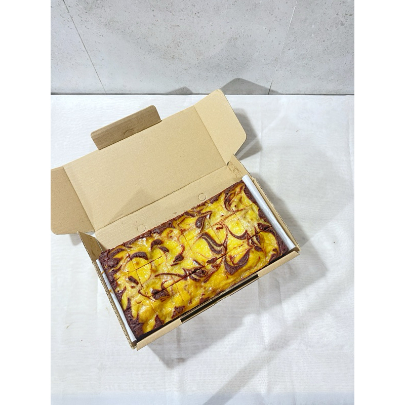 

Redvelvet Cheese Brownies 20x10 By Hi Bites