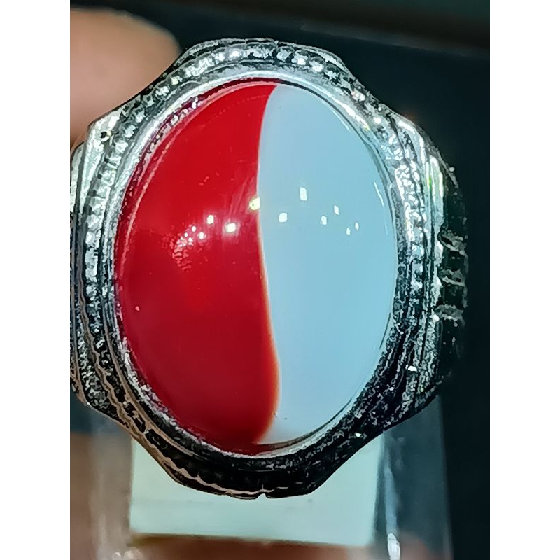 Cincin Batu Merah Putih