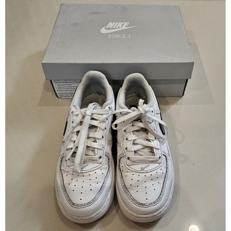 Sepatu NIKE FORCE 1 LOW SE 40TH (PS) / Sepatu Anak NIKE / Sepatu Bayi NIKE - PUTIH HITAM (PRELOVED)