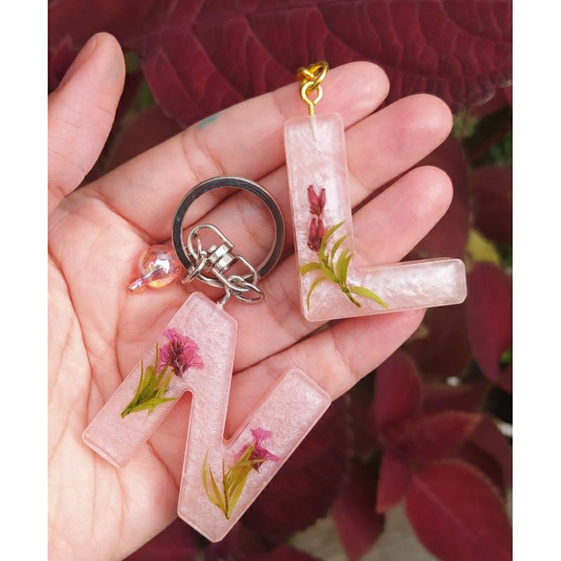 kemayu - gantungan kunci bunga asli / keychain resin
