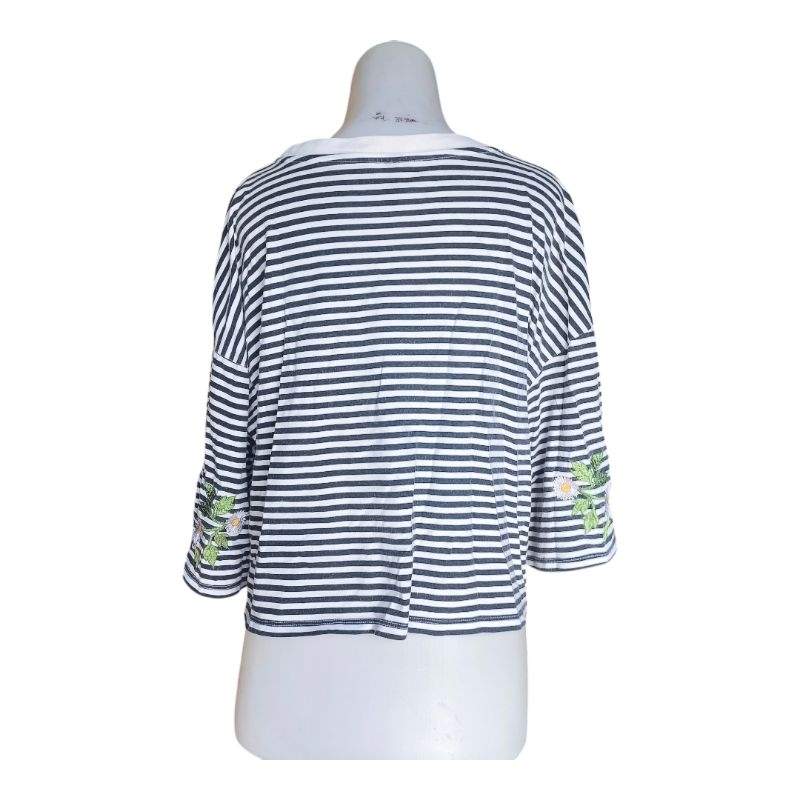 Divided H&M striped  crop top embroid floral 3/4 sleeve L (minus)