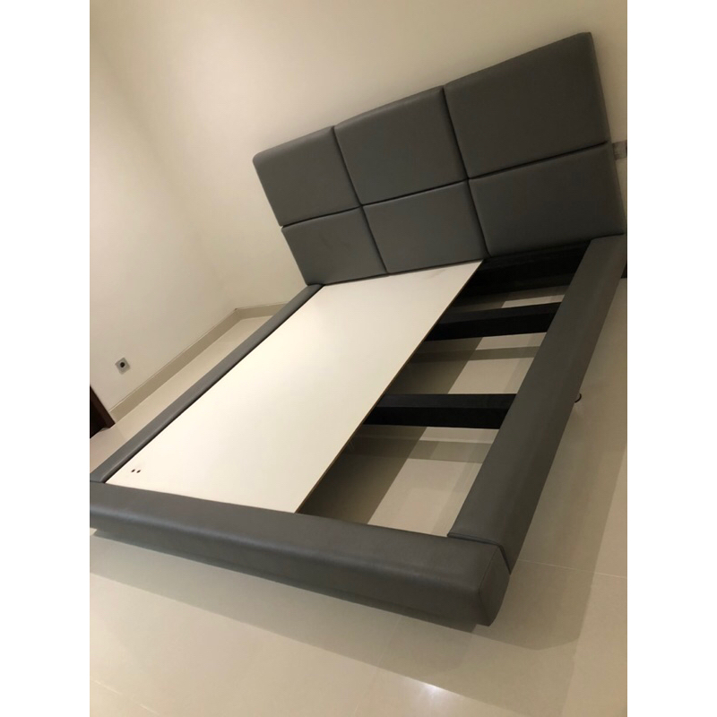 kerangka / dipan kasur ranjang size 180 preloved