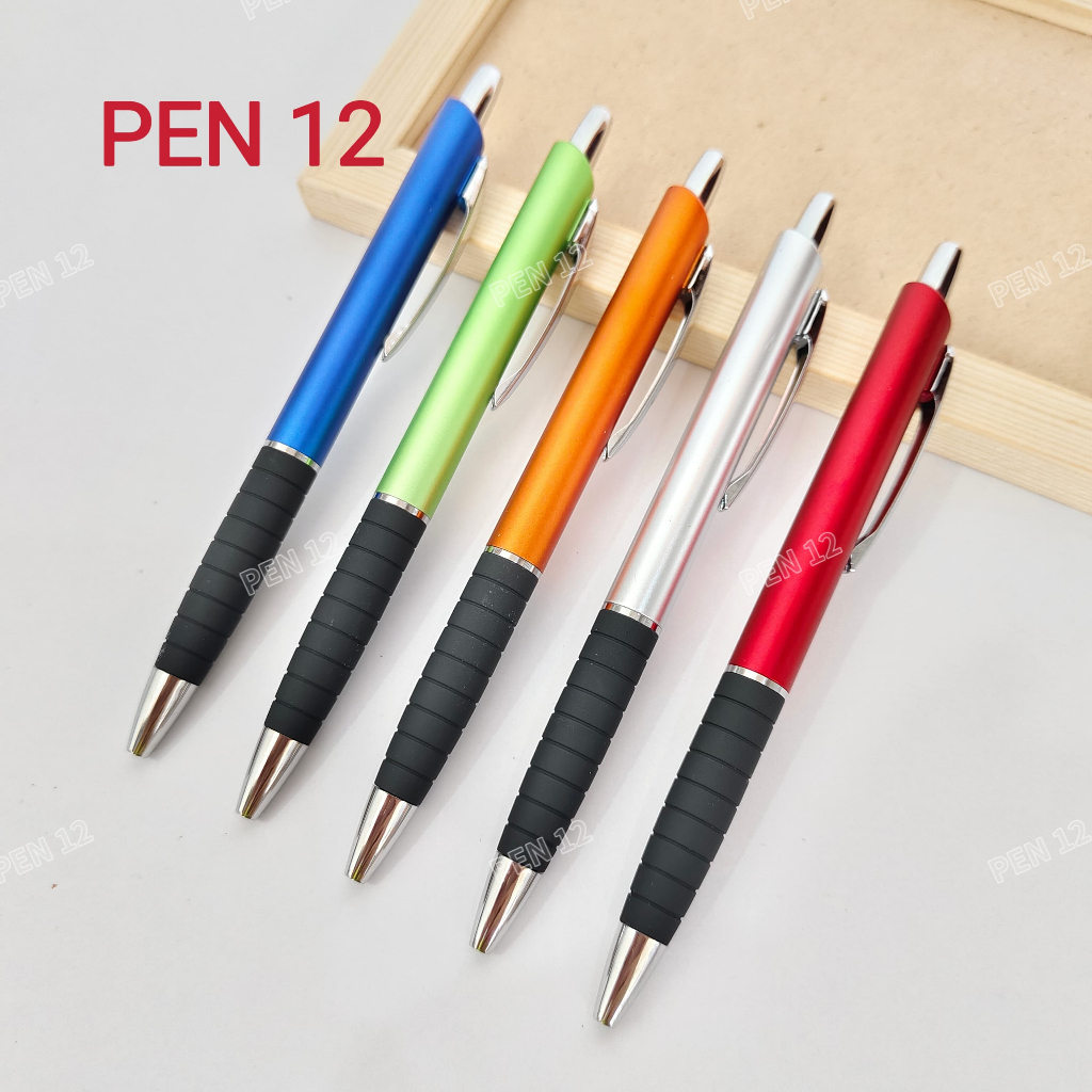 

Pen 12 / Pen Plastik Cetek / Pen Plastik / Pulpen Plastik / Pen Souvenir /Pulpen Souvenir / Pen Promosi / Pulpen Promosi / Pen Murah / Pen Cantik / Pen Tulis / Pulpen Souvenir Pernikahan / Pulpen Perusahaan / Pen Cusrom logo Nama Tulisan