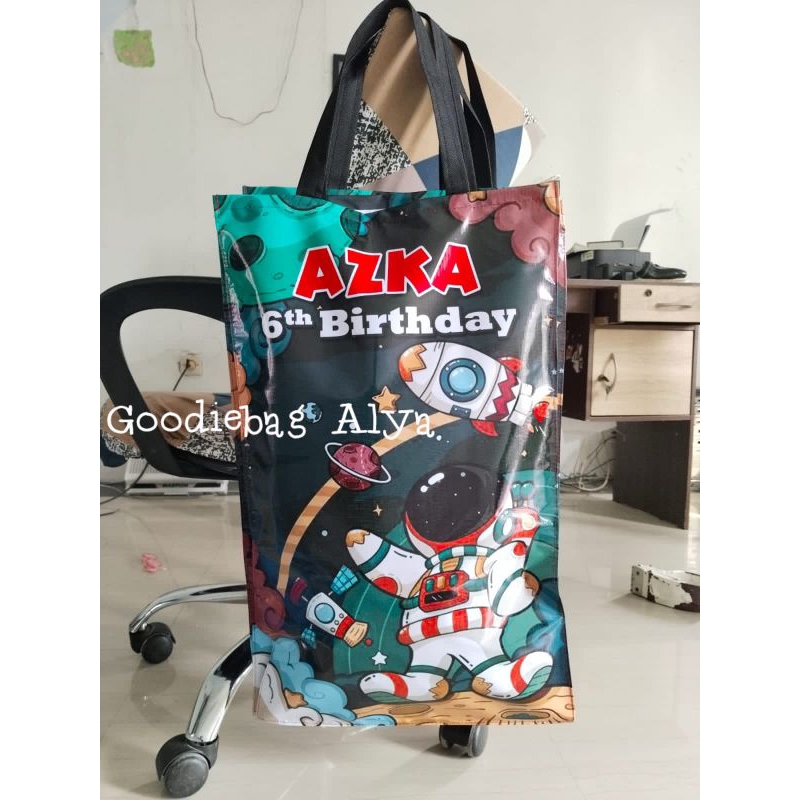 

GIANT POUCH SNACK JUMBO RESLETING+TALI BISBAN UK.50X70 CM