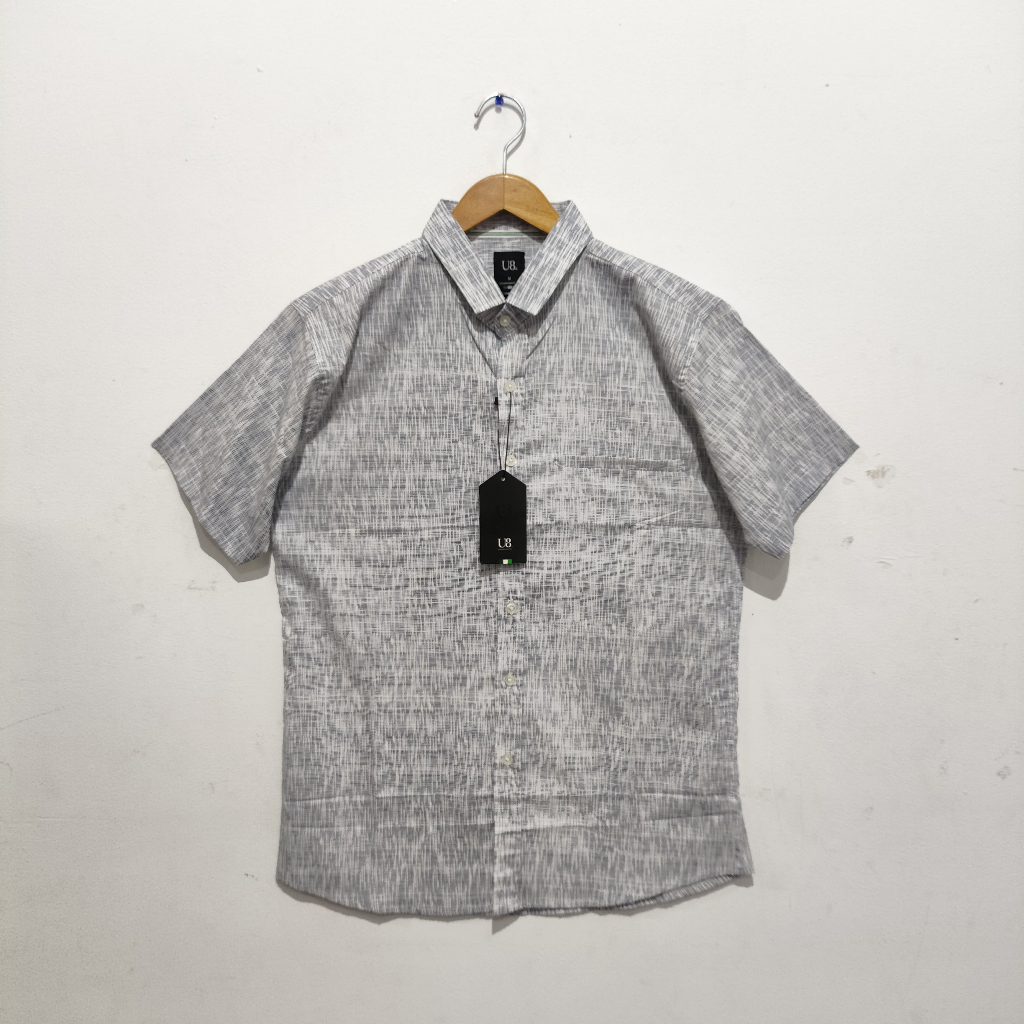 U8 Kemeja Casual Pria Motif Garis Abstrak Abu Putih Lengan Pendek Slim Fit LEEDS 1222