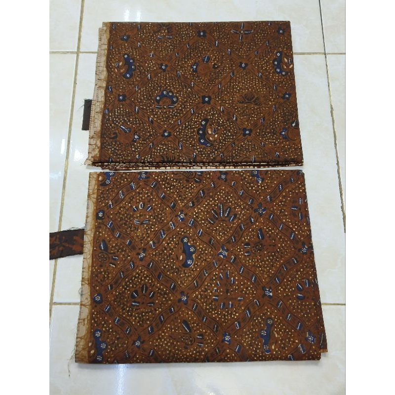 SEPASANG KAIN JARIK BATIK TULIS SOGO GENES MOTIF SIDOMUKTI