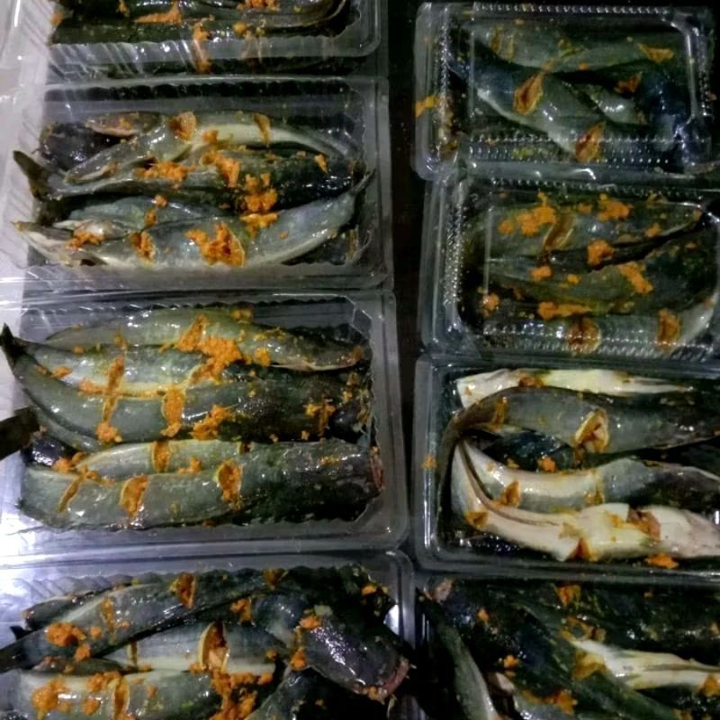 

IKAN LELE BUMBU KUNING 500GR