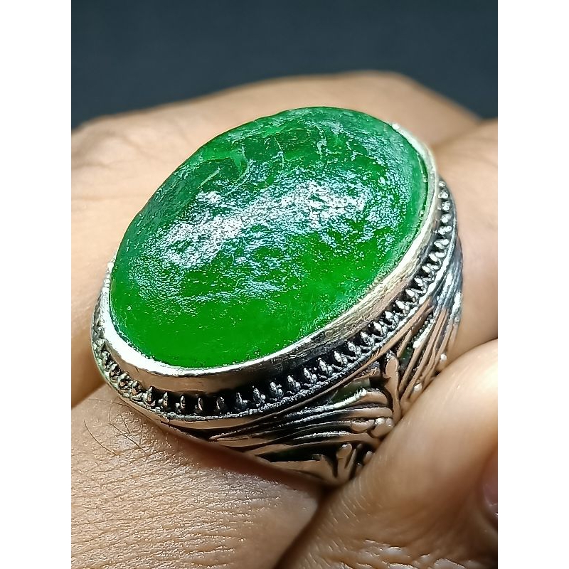 Batu Meteor Hijau Zambrud