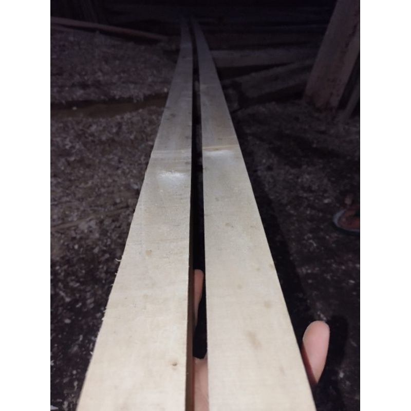 LIST KASO KASO KAYU UKURAN 4.5X4.5CM PANJANG 1METER SOLID PAKET 4BATANG
