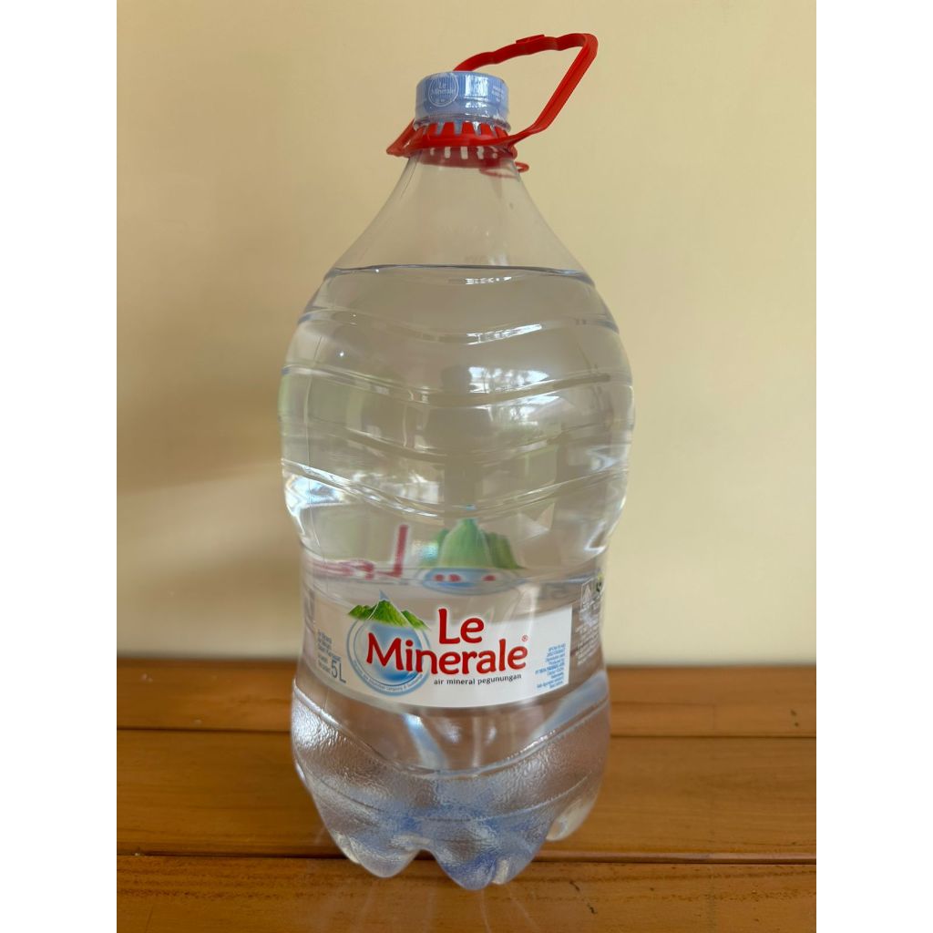 

Le Minerale Air Minum Mineral 5 Liter Galon Kecil