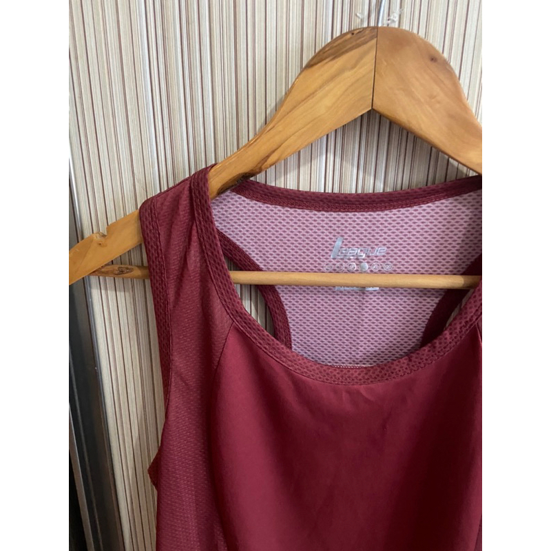 Tank Lari Wanita Preloved