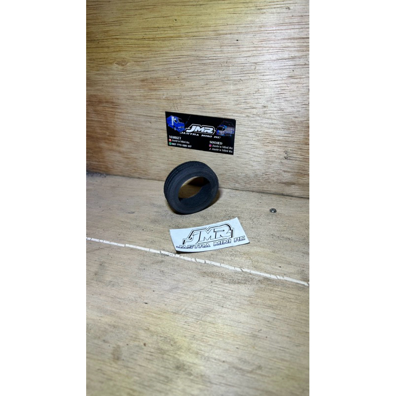 ban miniatur truk plastik 1 pcs