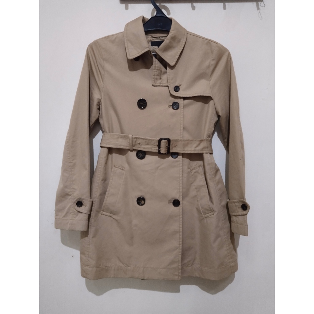 Preloved Coat Uniqlo cocok untuk musim hujan atau dingin