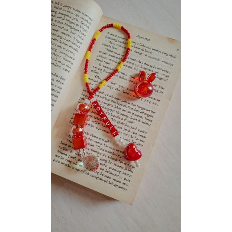 

Beads Bookmark Pembatas Buku Manik Joyfull Red