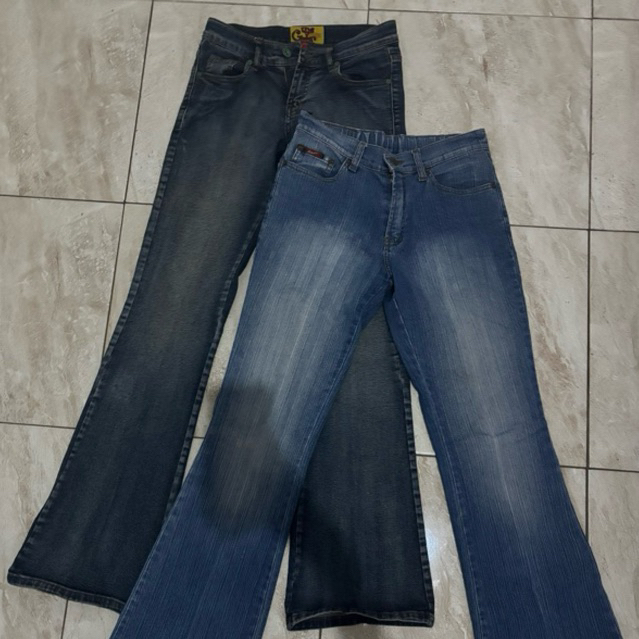 Preloved Jeans Cut Bray