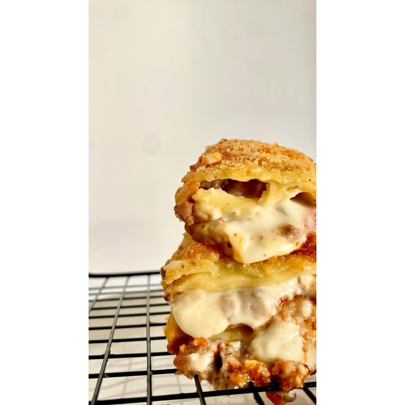 

risol meat lovers ( meat chesse mozarella cream mushroom)