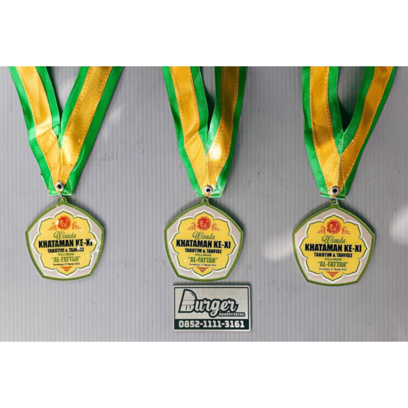 

Jual Medali Akrilik Tali Satin Satu Sisi