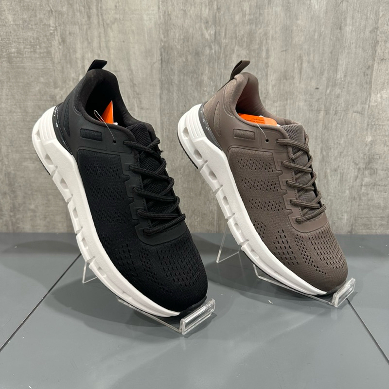 Nevada Sepatu sneakers pria super ringan