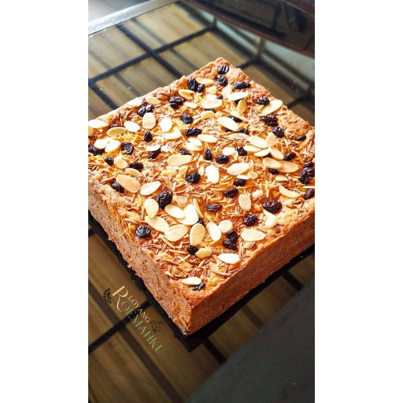 

LoyangRoemahku - Bolu Tape with Raisin (dengan Kismis) Loyang 20 x 20 cm