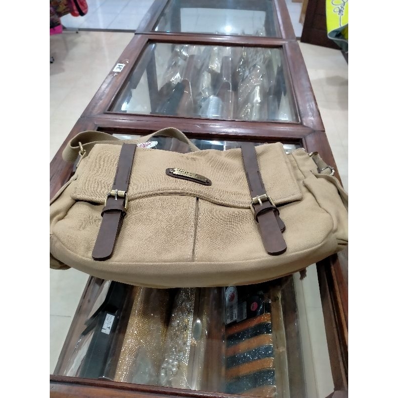 Tas Selempang Canvas Terbaru dari Joger