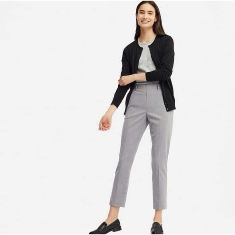 Preloved Uniqlo Ezy ankle pants abu muda | Uniqloo celana wanita