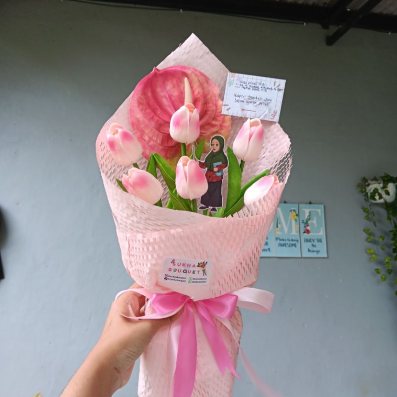 Buket Bunga Tulip / Bucket Wisuda Kawat Bulu Murah, Round Bouquet Korean Style Aesthetic Birthday Gi