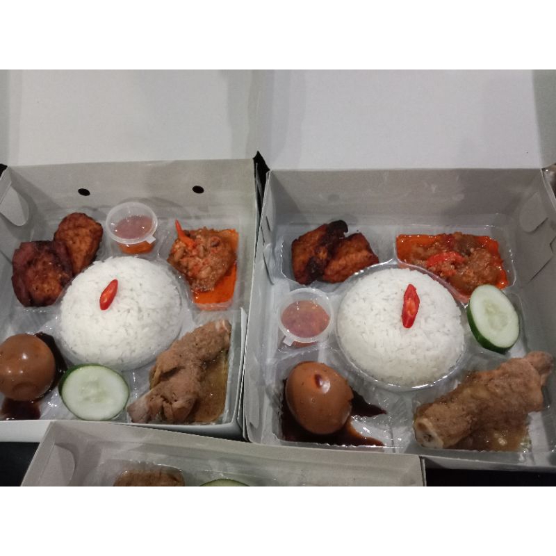 

Nasi krecek lengkap