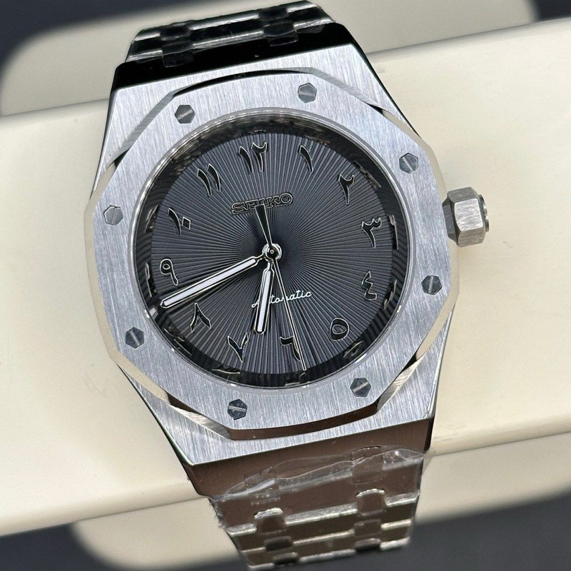 Seiko Mod Seikoaholic Oak Arabic Dial Black